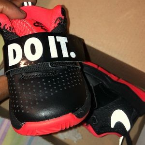 The Nike Team Hustle D 8 Toddler Shoe